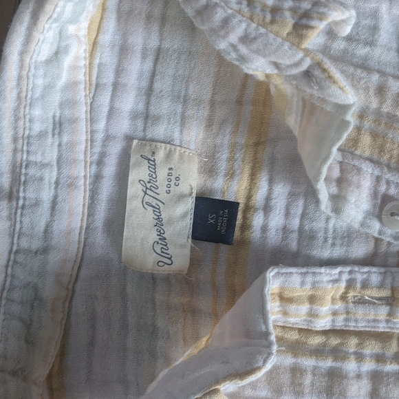 100% cotton striped button up shirt. Size xsmall - Picture 2 of 6